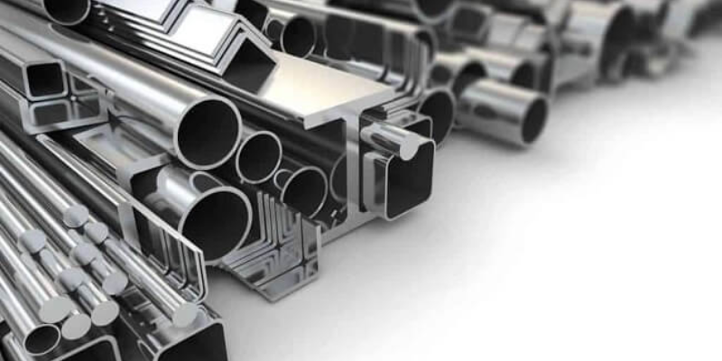 chuẩn bị vật liệu gia công để vận hành máy phay CNC