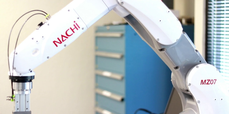 cánh tay robot gắp sản phẩm