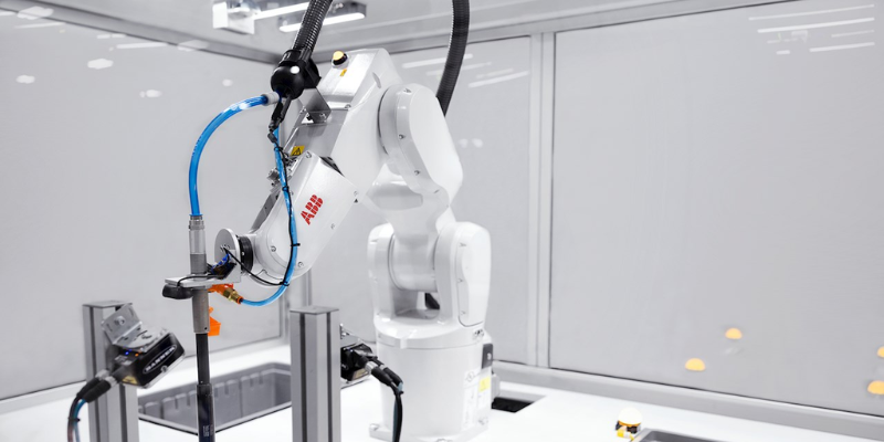 cánh tay robot gắp sản phẩm là gì